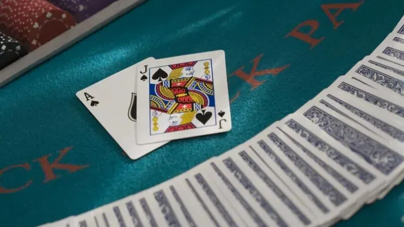 Người chơi cần nắm những thông tin gì về Luật Xì Dách cơ bản?